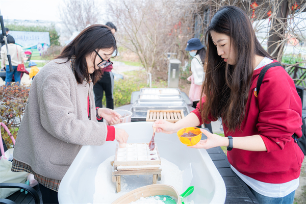 1678755774757127.jpg 图5 方糕制作.jpg