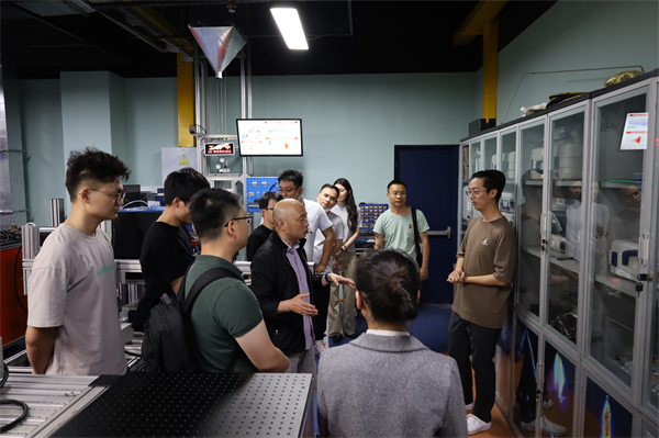 1684326450527398.jpg 图10+实验室参观1.jpg