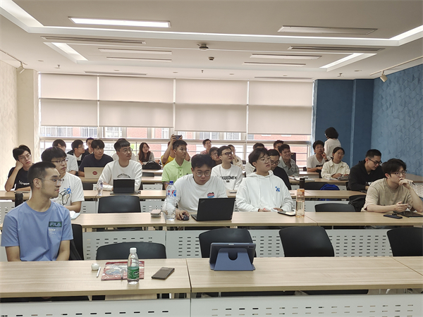 1698767095323062.jpg 图1 同学.jpg