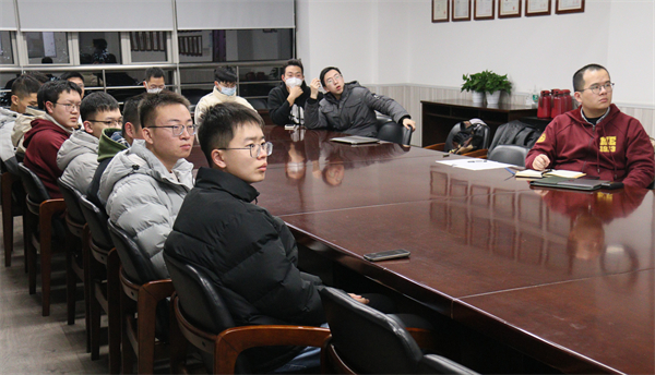 1704192456690818.jpg 图 1党员专题学习 .jpg