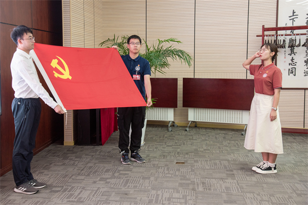 1720014703890412.jpg 图10-重温誓词-1.jpg